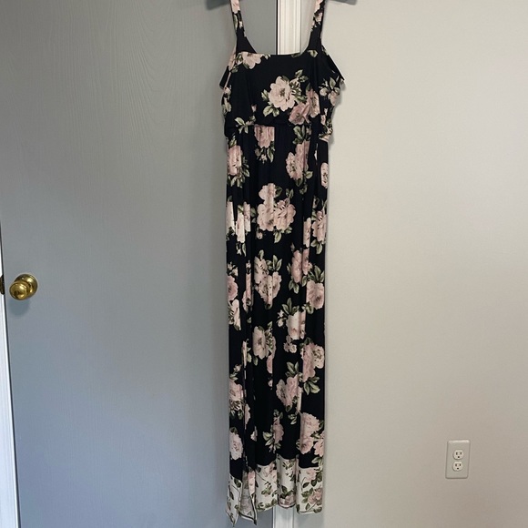 Like New Three Pink Hearts Floral Maxi Dre… - Picture 3 of 6